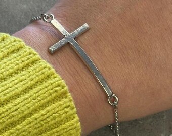 Solid Cross Dainty Chain Bracelet