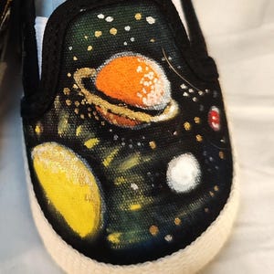 Galaxy handbemalte Babyschuhe, personalisierte handbemalte Babyschuhe, Cartoon handbemalte Babyschuhe für Kinder, maßgeschneiderte Babyschuhe