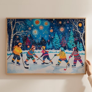 Eishockey im Freien Poster, Kind spielt Wintersport Drucke, Schnee Sport Buntes Poster, Verschneite Nachtwaldkunst, Kinder Digitale Wandbehang
