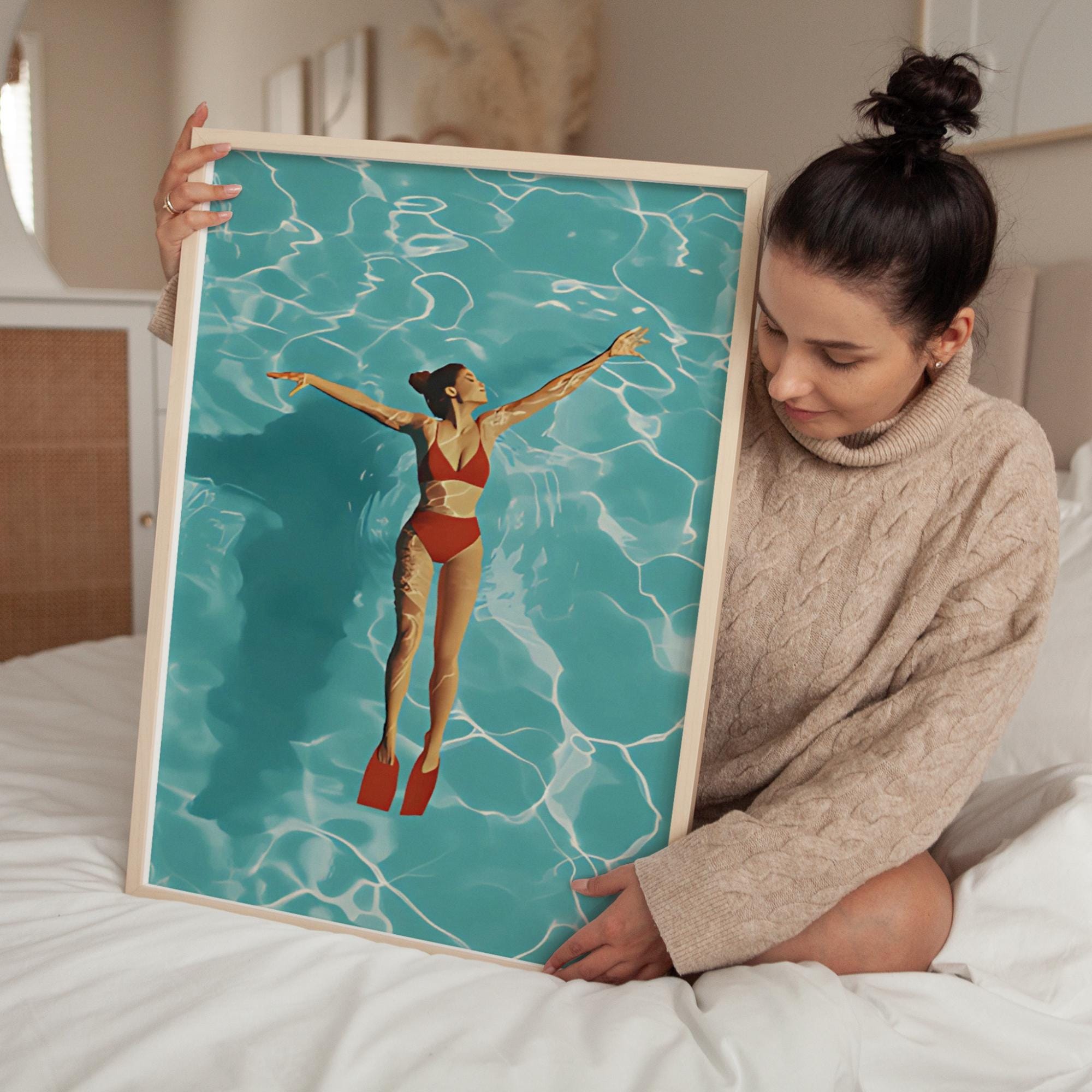 浮かぶ女性のスイミングプールポスター、赤い水着の美的プリント
