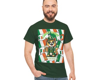Camiseta de San Patricio con un gato sosteniendo una cerveza / Diseño de trébol con la bandera irlandesa