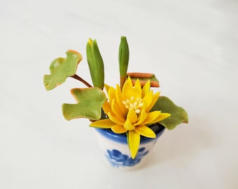 Miniature Flower- Yellow Water Lily - Magnet pot -Handmade Flowers - Forever lasting