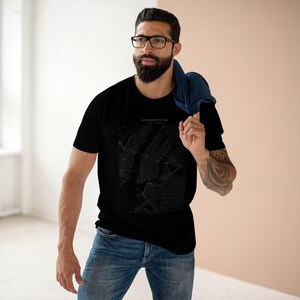 New York City Straßen Karte T-Shirt - New York City Grafik T-Shirt, Urban Fashion, Reisegeschenk, minimalistischer Stil, bequeme Freizeitkleidung