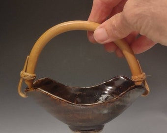 Ceramic Basket with Bamboo Handle 2