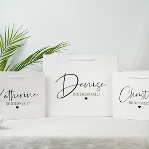 Personalized Gift Bags, Bridesmaid Gift Bags, Bachelorette Party Gift Bags, Bridal Party Gift Bags, Wedding Gift Bags, Wedding favors