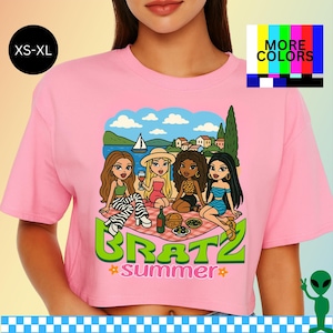 Zomer crop-top brat, Charli XCX-parodieshirt, mediterrane picknicksfeer, Y2K-nostalgie, Bratzstyle dollcore glamourcadeau, hot girl esthetiek