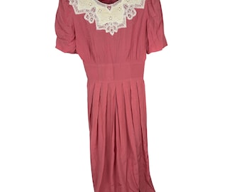 Karin Stevens Vintage Pink Dress Lace Collar Pleated Skirt Short Sleeve Size 12
