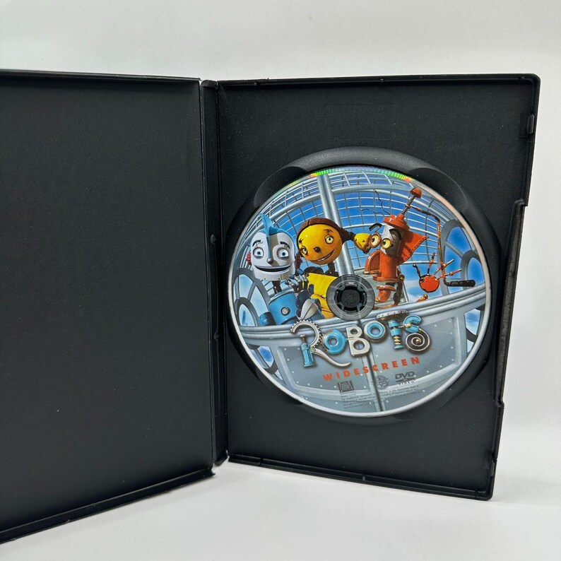 Robots Disc Robots DVD 2005 Widescreen Ewan Mcgregor Halle Berry Animated Comedy PG ...