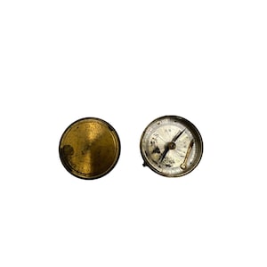 Antik mässingsfickompass Vintagedesign med lock Funktionell och samlarvänlig