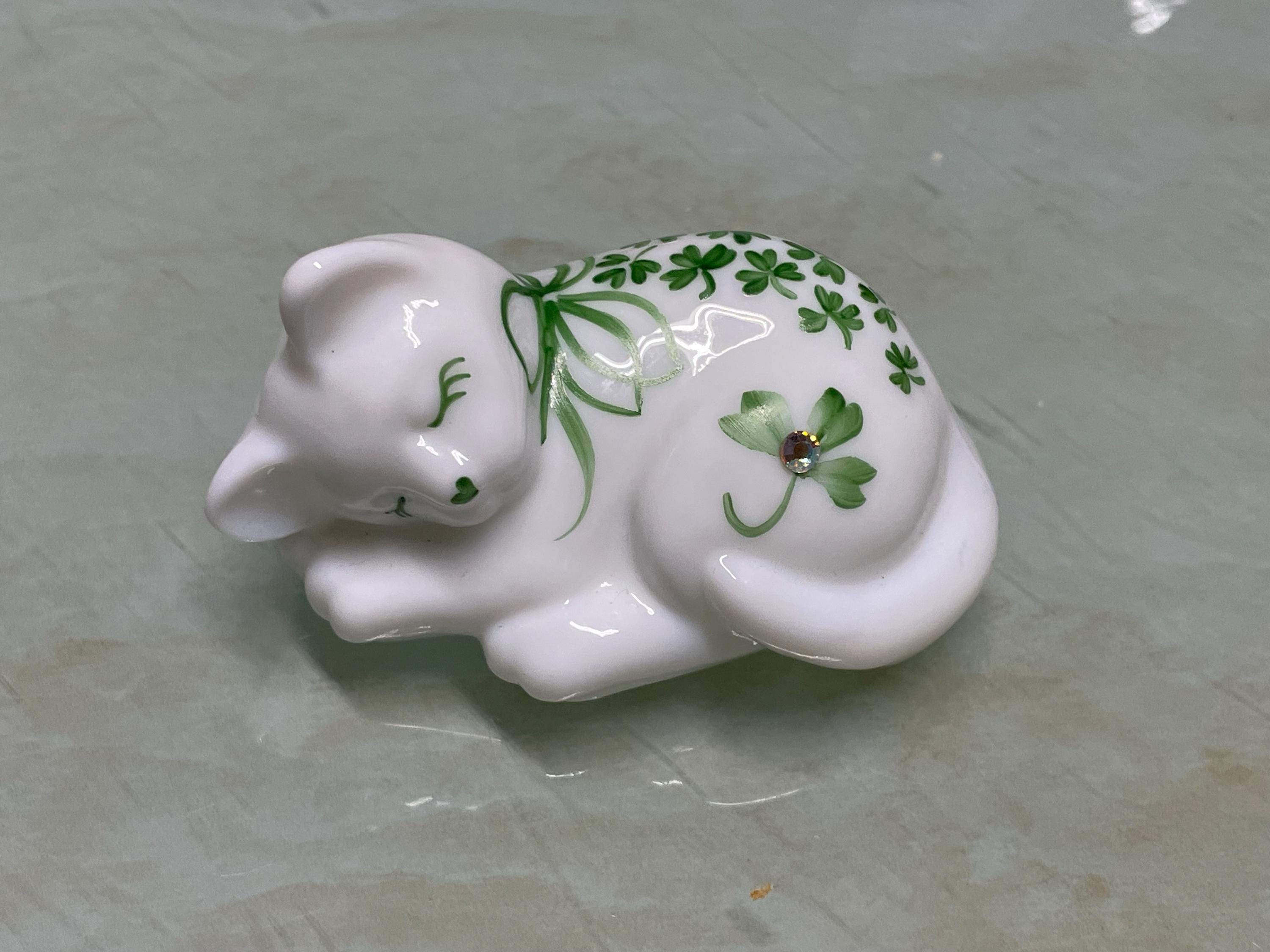 FENTON 花柄 CAT 眠り猫 フェントン ブルーオパールガラス 置物 FENTON 花柄 CAT 眠り猫 フェントン ブルーオパールガラス 置物