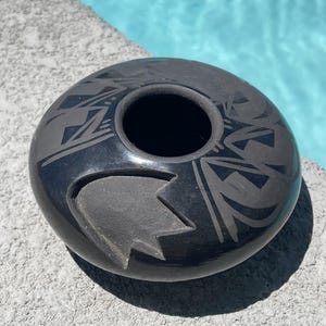 Stunning Birdell Bourdon (1957–) Santa Clara Pueblo Blackware Pottery Vase, c. 1960s - 1980s. Black on Black.