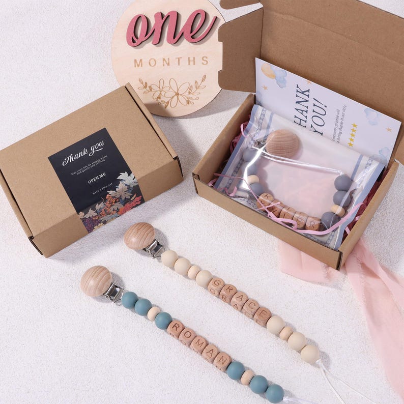 Sujetachupetes personalizado, estilo bohemio, cadena de madera para chupete, regalo para baby shower, recuerdo para bebé (niño o niña), hecho a mano imagen 2