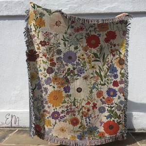 Floral Cottagecore Wildflowers Throw Blanket Tapestry | Vintage Fringe Woven Rug Wall Hanging Sofa Bed Cover Decor 100% Cotton Gift For Mom