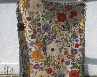 Floral Cottagecore Wildflowers Throw Blanket Tapestry | Vintage Fringe Woven Rug Wall Hanging Sofa Bed Cover Decor 100% Cotton Gift For Mom