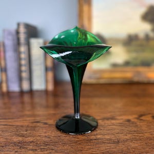 Vintage Jack in the Pulpit Vase Emerald Green Art Glass 1960s Hand Blown Mid Century Decor