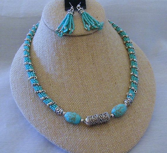 Items similar to Turquoise and Silver Beaded Rope Necklace Set on Etsy