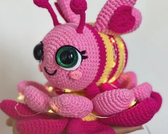 Valentine's Day Love Bee Crochet Pattern, Valentine's day amigurumi, valentine's day gift