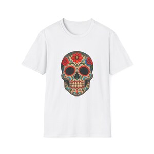 Kleurrijk T-shirt suikerschedel | Day of the Dead-shirt, uniseks grafisch T-shirt, Halloween-top, festivalkleding, shirt in boho-stijl