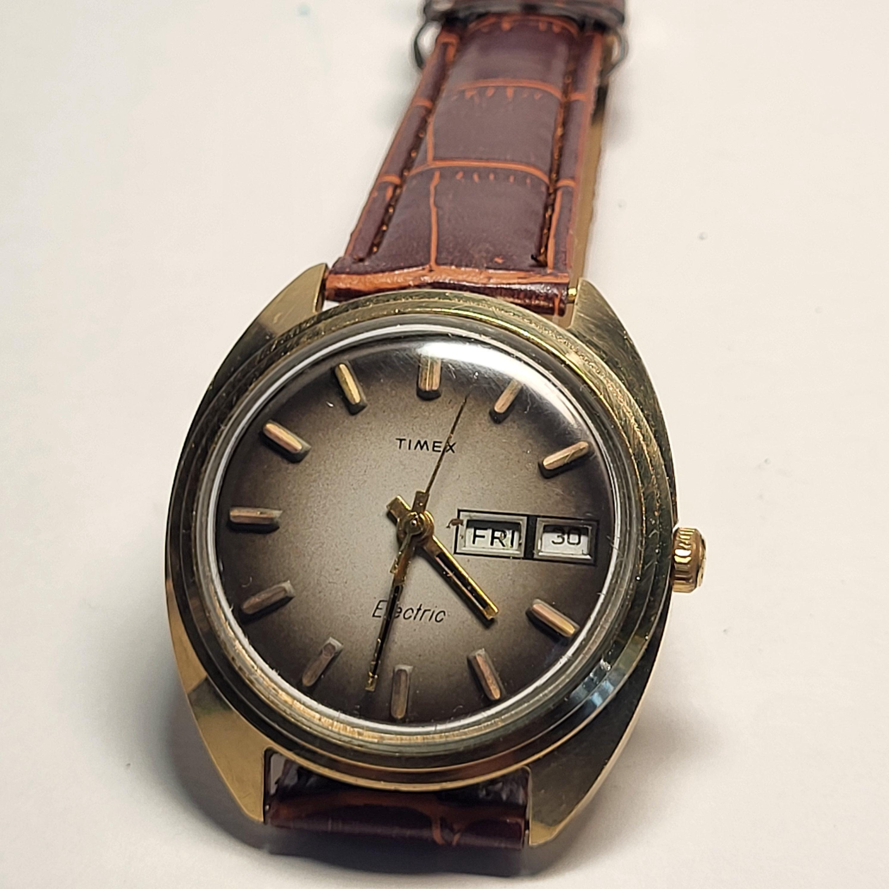 TIMEX Electric 腕時計 ステンレス　ジャンク Vintage 1973 Timex Electronic Watch UFO Silver Space-Age Set