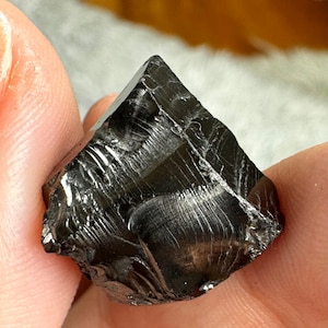 A Quality Tiny Elite Shungite | 1.2 cm Gift For Protection