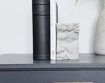 David Head Concrete Bookend / Minimalist Sculpture Bookend / Modern Home Decor / Handmade Cement Book Holder
