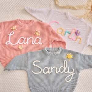 Gepersonaliseerde trui babynaam, aangepaste peutertruien, aangepaste geborduurde trui babynaam, babytrui, babycadeaus, kerstcadeau, babymeisje