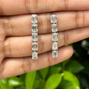 5.13 Karat Smaragd Diamant Tropfen Ohrringe in 14K Weißgold