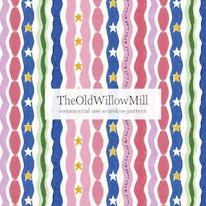 Peut inclure: Un motif sans couture avec des rayures verticales ondulées dans des tons de bleu, rose, vert clair et crème. Le design comprend des rangées d'étoiles jaunes et blanches. Le texte au centre indique TheOldWillowMill commercial use seamless pattern.