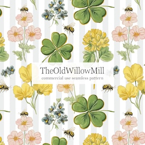 Puede incluir: Un patrón sin costuras con ilustraciones de abejas, tréboles y flores en tonos amarillos, rosas, azules y verdes. El diseño incluye el texto "TheOldWillowMill commercial use seamless pattern" sobre un fondo a rayas blancas y grises.