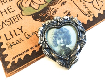 Vintage Victorian style Picture brooch~ Antique French Heart shaped ornate keepsake ~Picture Brooch Pin~ Unique Costume jewelry