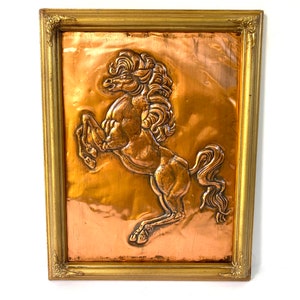 Mid Century Copper Stallion art ~ Kunst aan de muur ~ Hippisch decor ~ Knappe gebeeldhouwde paard ~ Ingelijst