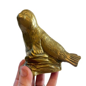 Vintage Messing Robbe Skulptur ~ Ozean Strand Dekor ~ Seelöwe ~ Niedliche Robbe auf einem Felsen