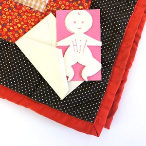 vintage Pink Baby Girl Card ~ Annonce de naissance ~ 1950's Die Cut Carte accordéon inutilisée avec enveloppe ~ Pixie Prints ~ Nouvelle révélation de sexe de bébé