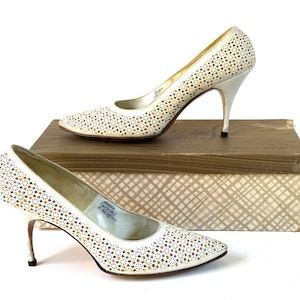 Vintage Saks Fifth Avenue Heels~ 1950&#39;s Mid Century cut out Stiletto pumps~ Fenton Last ~Pump Size 9 AAAA~ In original box