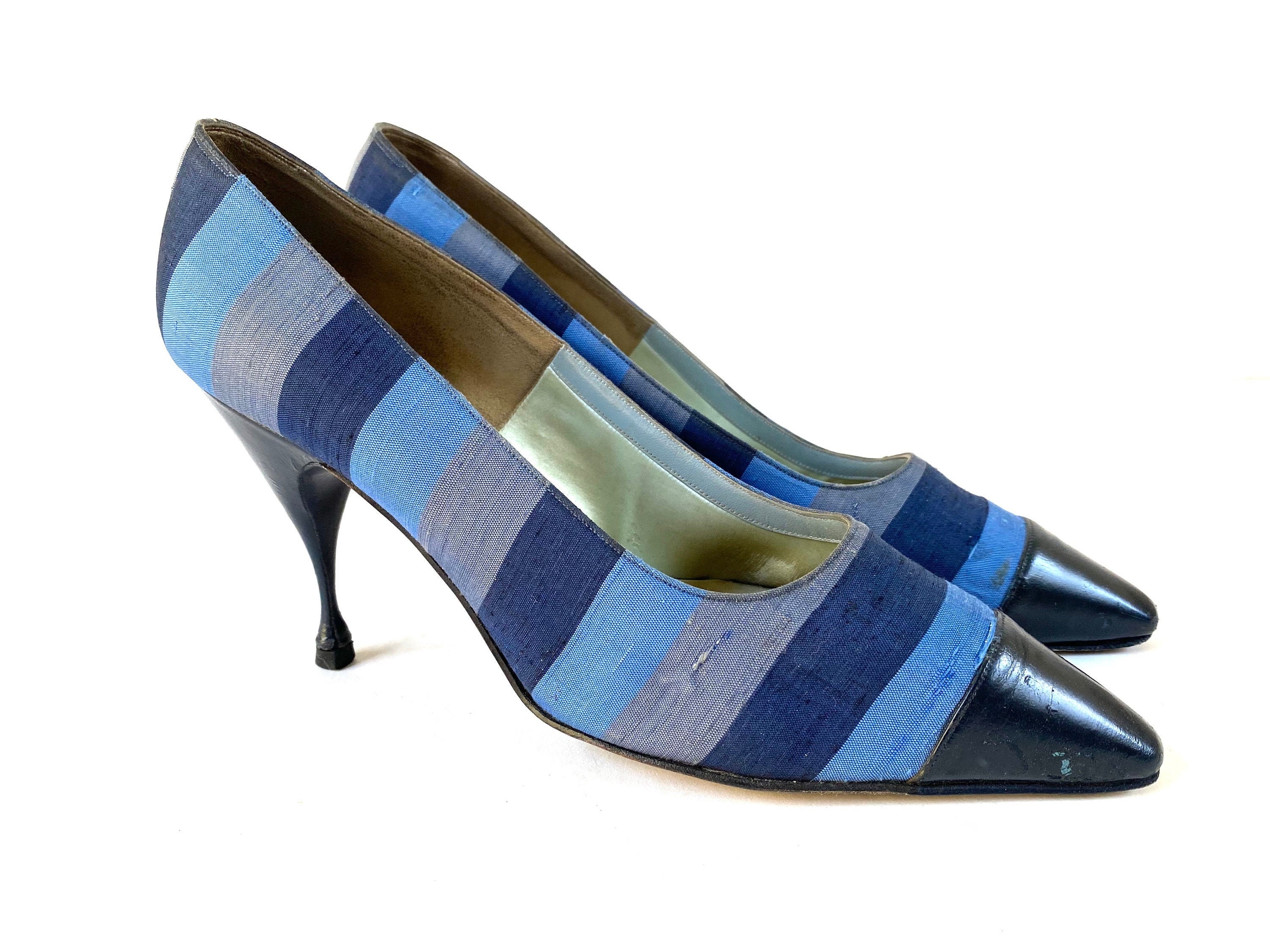 Blue and white striped pumps 2025