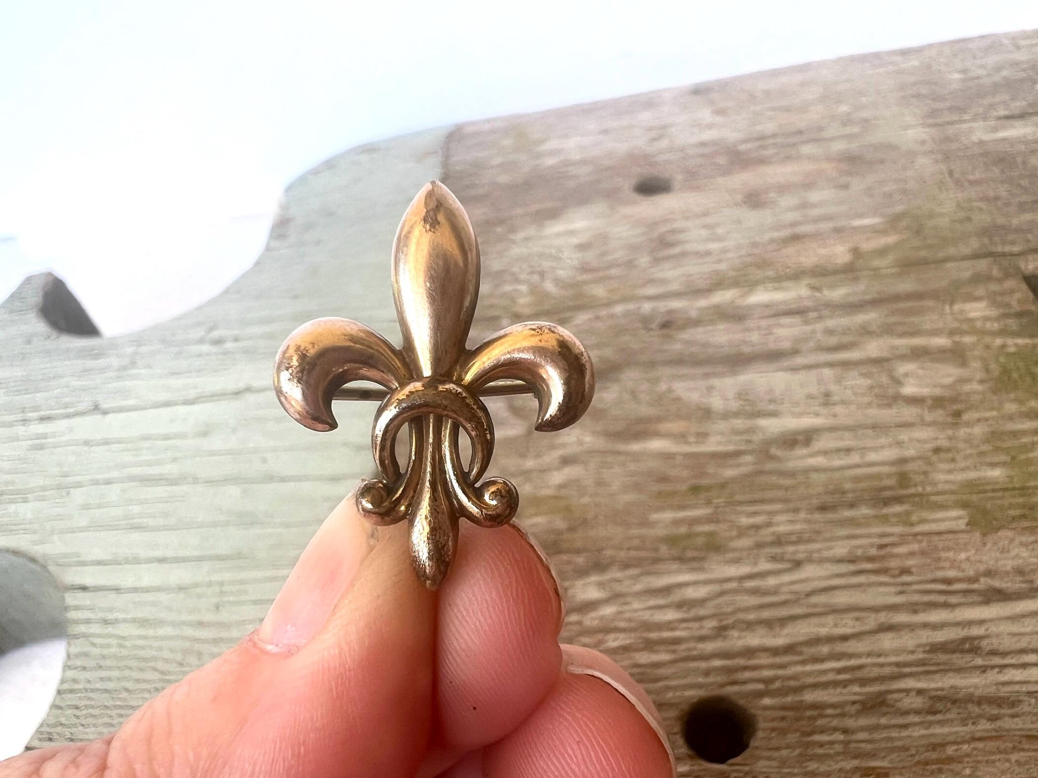 Late Victorian Fleur-de-Lys Diamond Gold Brooch at | fleur de lys broche, fleur de lis
