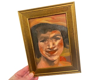 Pequeño retrato al óleo enmarcado: Mujer sonriente, marco dorado (5x7)