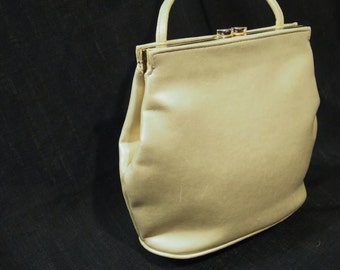 GIANI Bernini Genuine  leather bag  GLOSSY  finish and Soft smooth feel Great Handbag  Nice and Clean