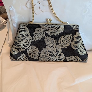 Antique Clutch Black with Chain Wrist bag