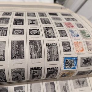 1973 Stamp Collectors Book Harris Pioneer Over 100s of Stamps World Wide Collection