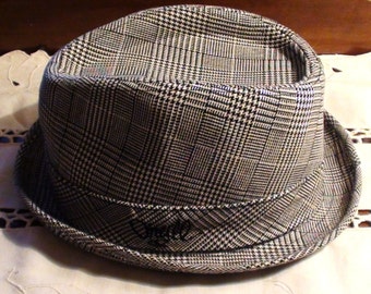 Plaid Black and White Hat  Small/Medium Size in Excellent Condition Fancy Elegant Oneill Brand Retired design from California  On SaLe Now