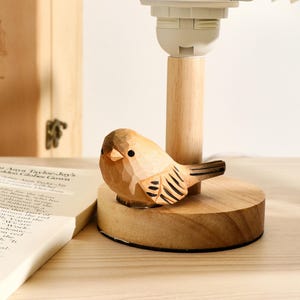 Lindas figuras de madera de gorriones en miniatura, adornos de animales hechos a mano, decoraciones de mesa con dibujos animados, regalos únicos, adornos para automóviles