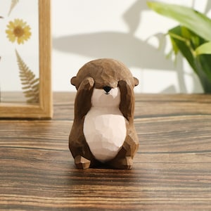 Loutre timide, figurine de loutre en bois faite main, sculpture animalière sculptée à la main, ornement animal mignon, décoration de bureau, cadeau de pendaison de crémaillère, cadeau pour elle