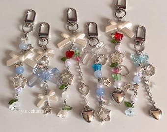 Llavero navideño "País de las Maravillas Invernal" / Accesorios para bolsos estilo Y2K / Regalo festivo hecho a mano para ella ୨୧