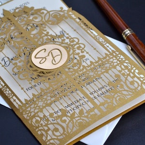 Gouden trouwkaarten met envelop, elegante lasergesneden trouwkaart, gedrukte trouwkaart in poortstijl