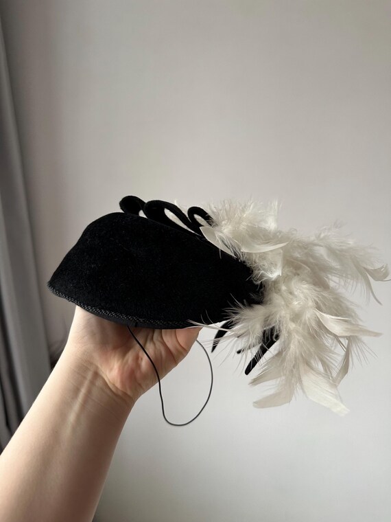 Vintage 50s Black Velvet Hat With Feathers - Etsy display picture 1