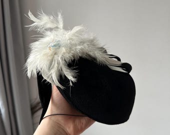 Vintage 50s Black Velvet Hat With Feathers - Etsy display picture 1