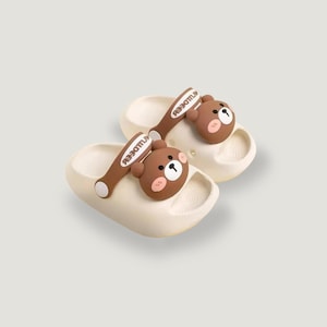 Cute Bear Slippers for Kids – Unisex Soft Cartoon Slides, Cozy EVA Indoor Shoes for Boys & Girls, Kawaii Gift Idea