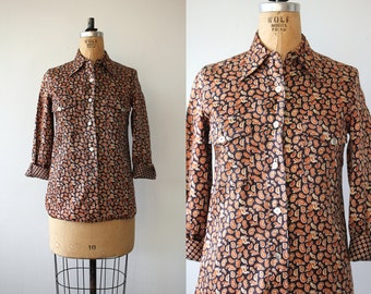 vintage 1970s blouse / 70s reversible blouse / 1970s button front shirt / 70s paisley print top / 70s scarf print top / small medium