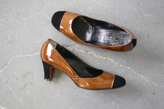 vintage 1960s heels / 60s two toned pumps / 60s pa